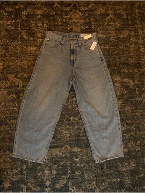 GAP - Women’s High Rise Crop Barrel Jeans *BRAND NEW*
